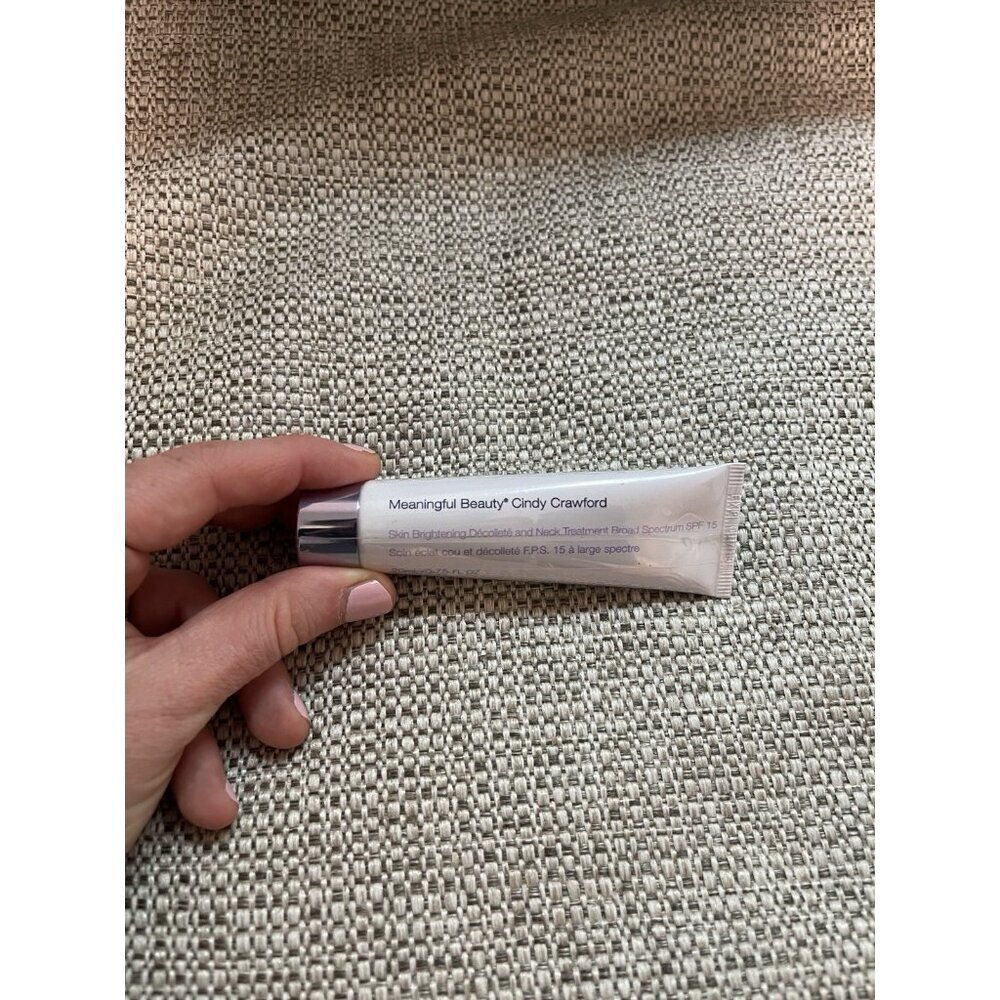 Meaningful Beauty Cindy Crawford New Skin Brightening Decollete & Neck Treatment